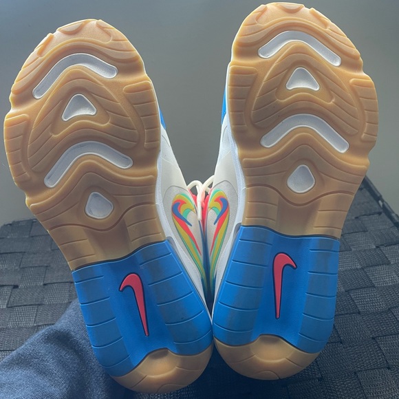 Women’s Nike Air Max 200 - Picture 4 of 5